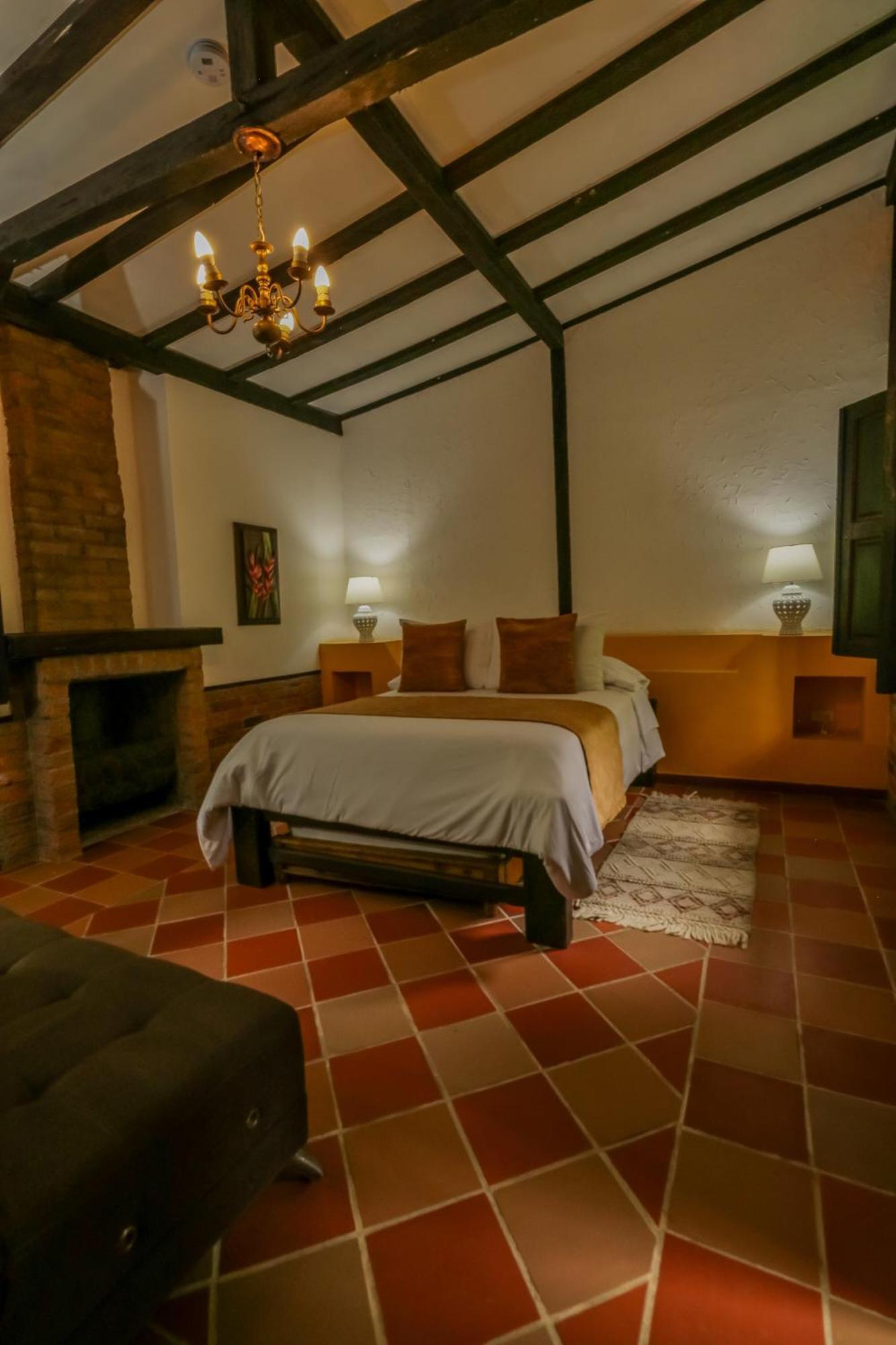 Hotel Visperas Санта-Роса-де-Кабаль Экстерьер фото
