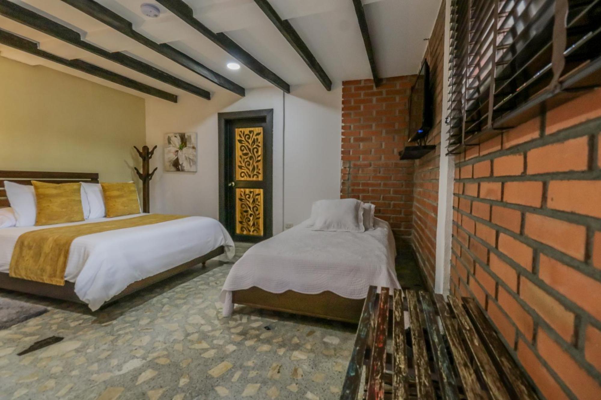 Hotel Visperas Санта-Роса-де-Кабаль Экстерьер фото